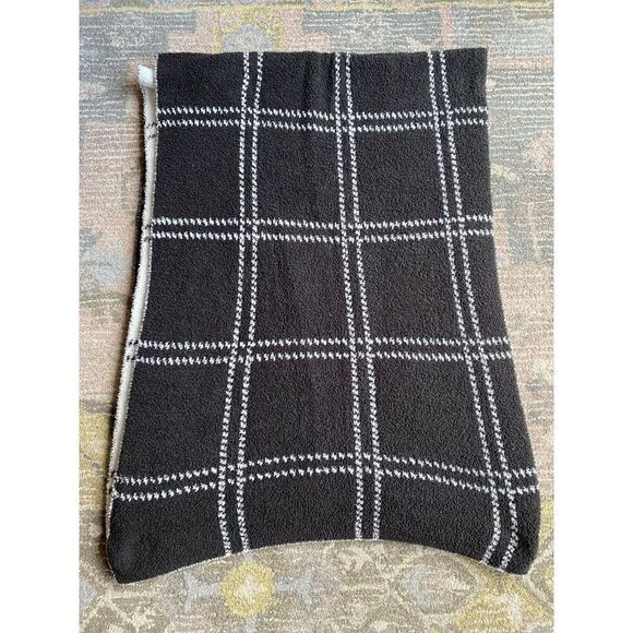 DKNY  Windowpane 50x60” Soft Throw Blanket - Picture 3 of 6